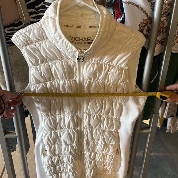 White Michael Kors puffer vest - Picture 10 of 10
